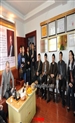 卢正大及政府有关部门领导，冯柳青陪同下考察参观了景德镇市残疾人陶艺就业培训中心。