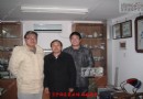 汪春荣与景德镇日报记者金伟文来了了亭谈天陶瓷市场